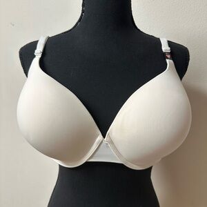 Victoria's Secret Classic White Bra 38 DD